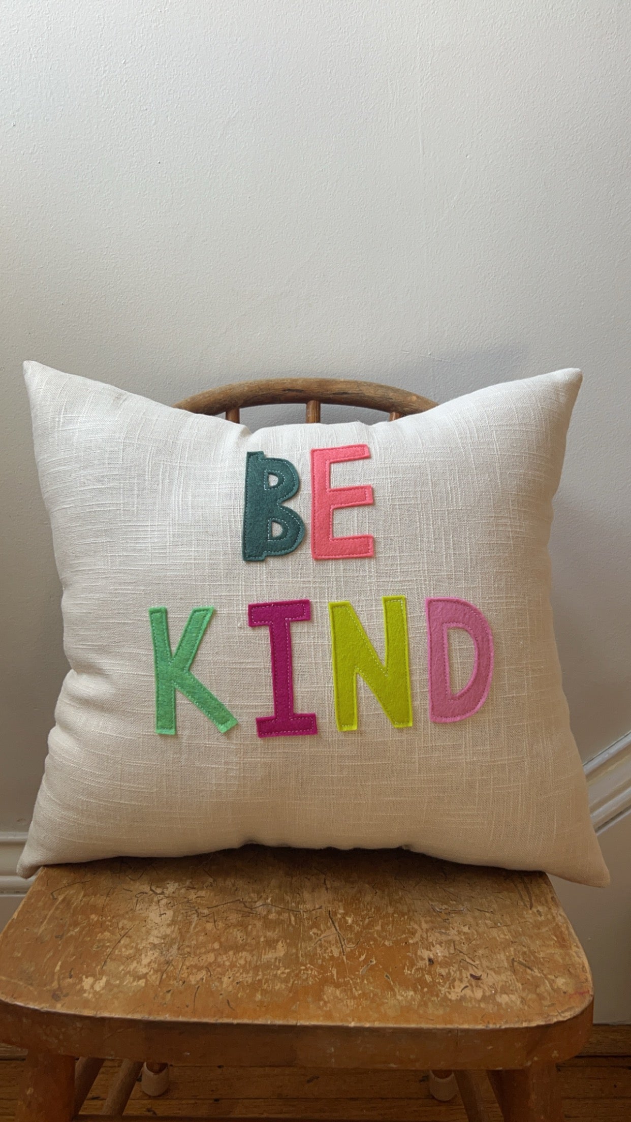 BE KIND Pillow in Felt and Linen
